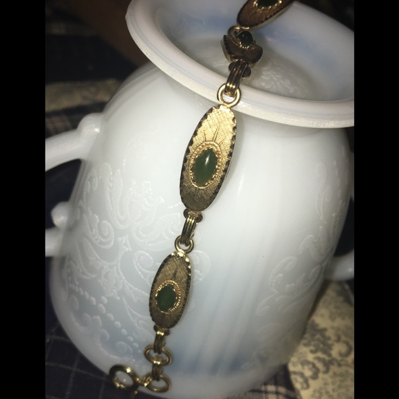 Vintage Link Bracelet w/Jade Green Color Stones - Picture 6 of 8